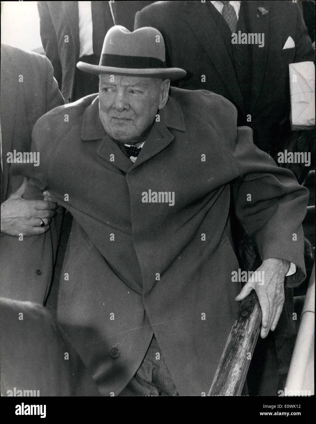 apr-04-1963-sir-winston-home-again-sir-winston-churchill-arrived-at-E0WK12.jpg
